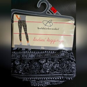 Bobbie Brooks Black and White Bandana and Elephant Print Leggings
